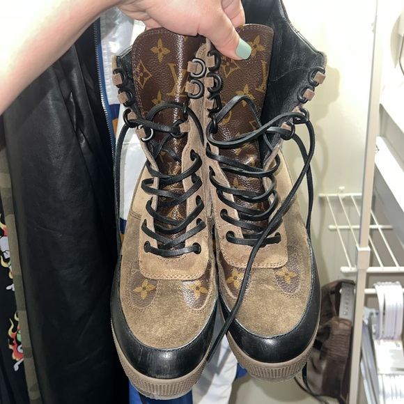 Authentic Louis Vuitton boots - Picture 4 of 4